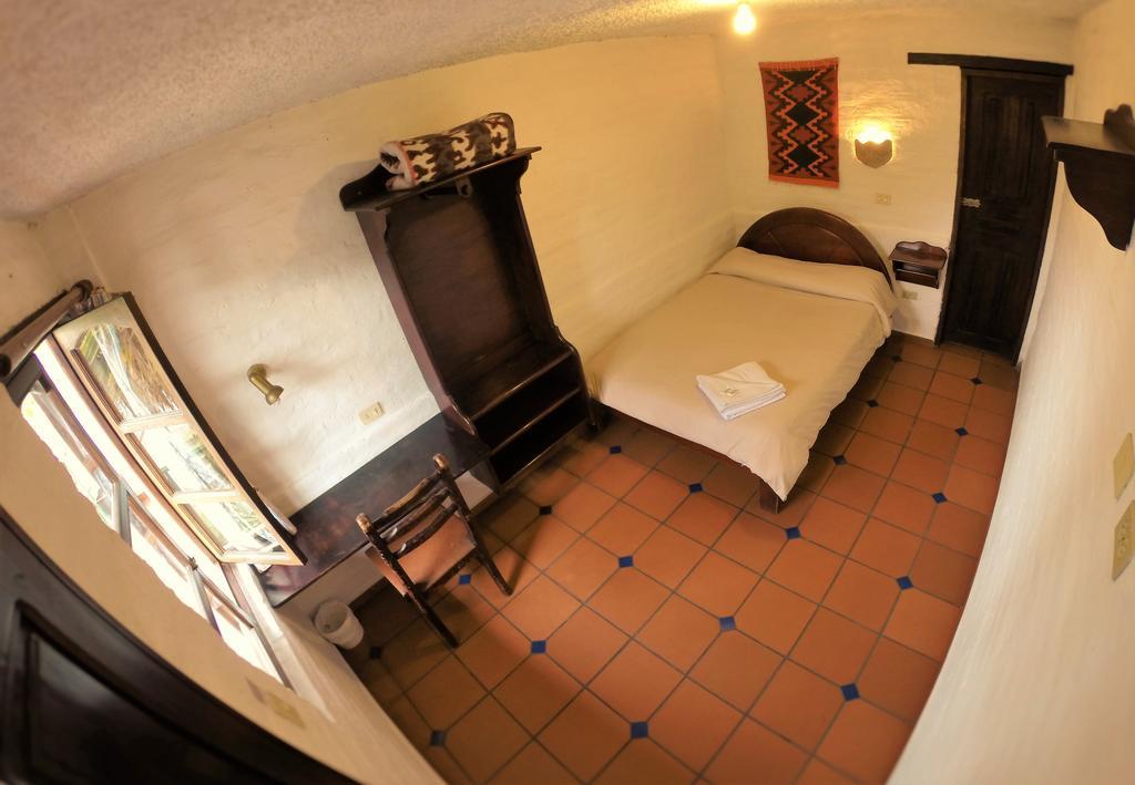 Hostal L'Auberge Inn Quito Zewnętrze zdjęcie